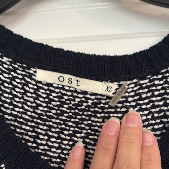 Ost Monochrome Knit Sweater - Picture 2 of 5